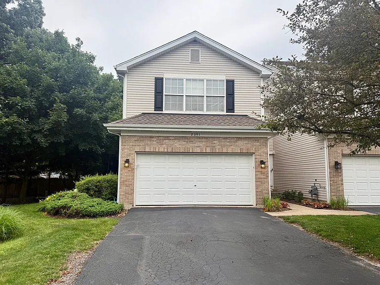 2391 Stoughton Cir — Photo 2