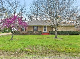 208 Methodist St, Red Oak, TX 75154