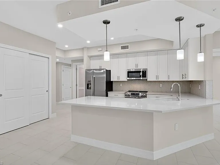286 Indies Dr E #101 — Photo 5