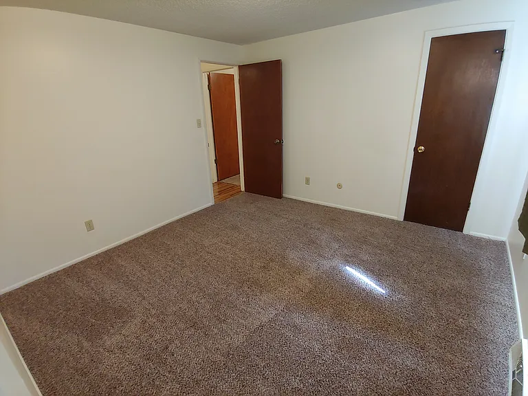 5840 Newcombe Ct — Photo 13