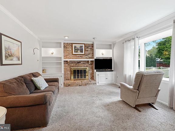 3rd image of 477 Trappe Ln