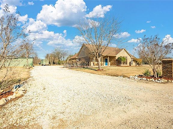 4th image of 756 Elmwood Dr