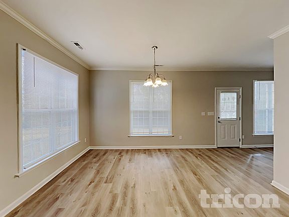 3rd image of 116 Haywood Ln
