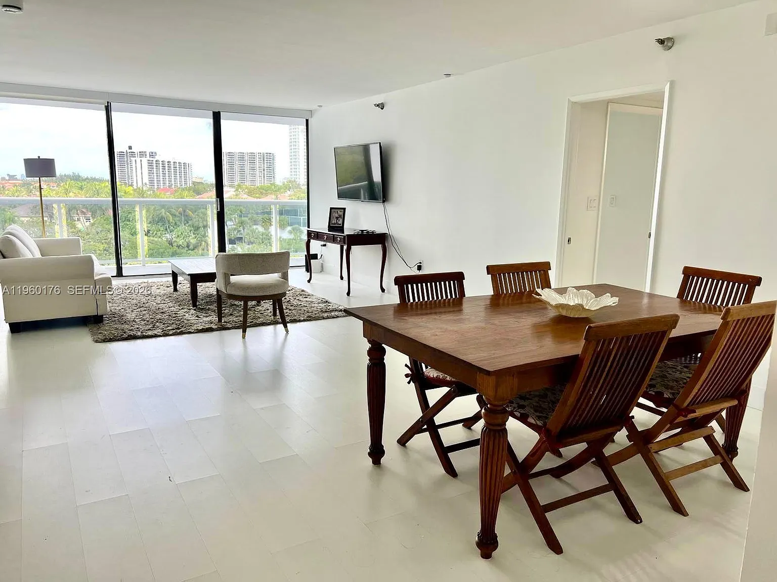 Waterview Condo — Photo 1