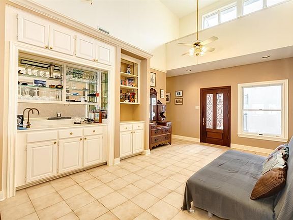 4th image of 6 Quintana Dr