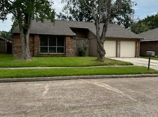 2411 Farriers Bend Dr, Friendswood, TX 77546