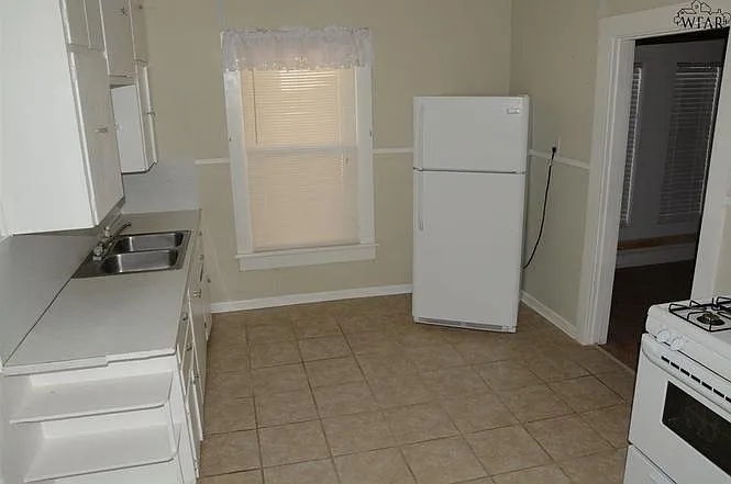 2514 Buchanan St — Photo 4