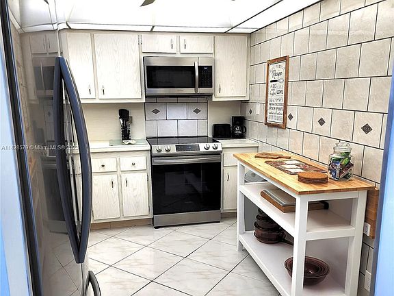 4th image of 525 N Ocean Blvd APT 623