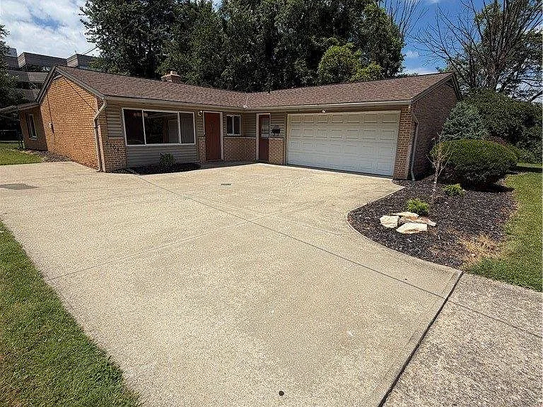2104 Walter Rd — Photo 1