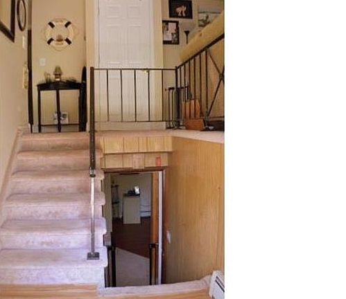 3rd image of 8 Seneca Ln