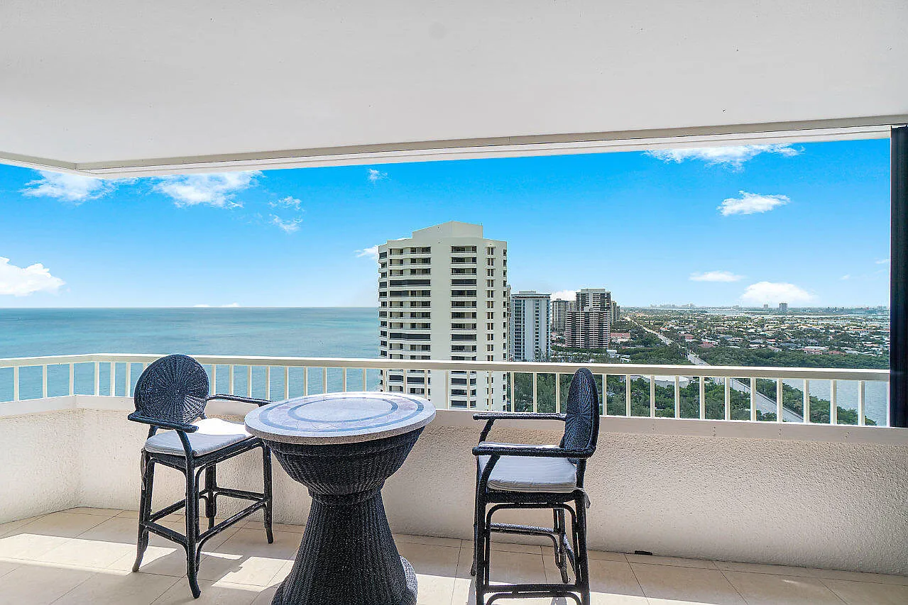 2 bed, 2.0 bath, 1823 sqft, $5,500 — Photo 3