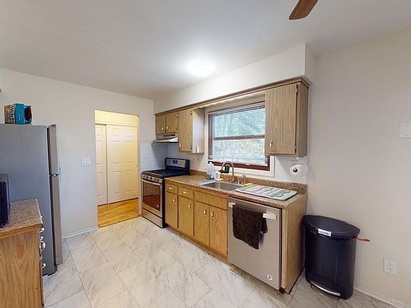 5th image of 29 Fisher Ave #1