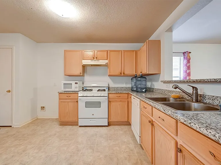 3522 Samuel Adams Ln — Photo 19