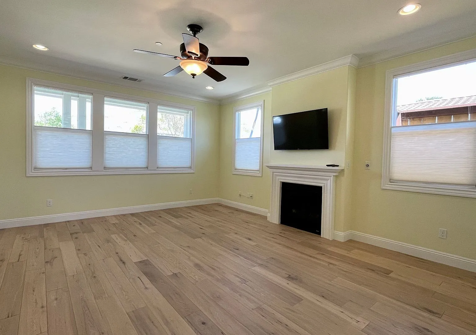 Exceptionally Maintained, Newer, Single Level 3-Bedroom Home with Air Conditioning in Serra Meadows — Photo 4