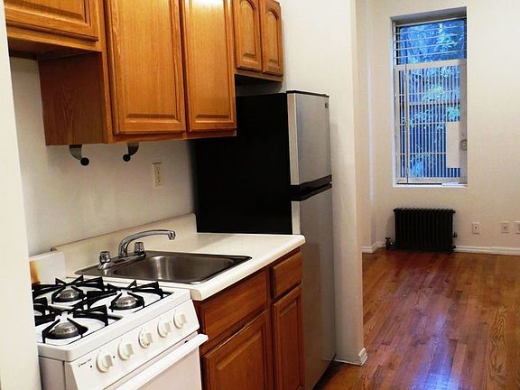5th image of 22 King St APT 4