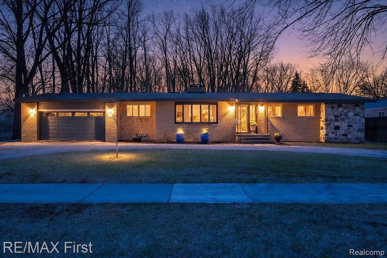 905 W Parker Ave photo 1