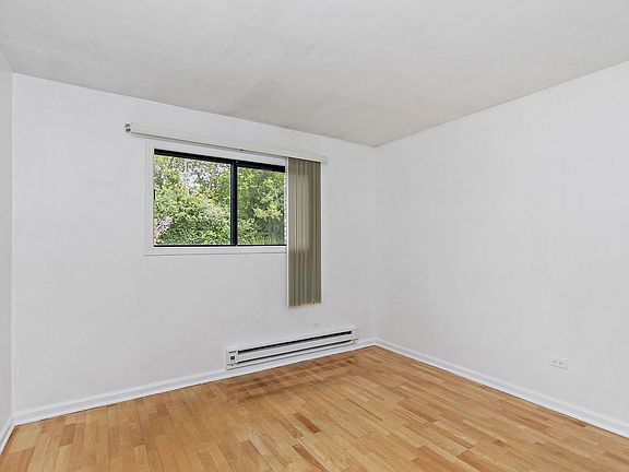 4th image of 522 E Spruce Dr #1