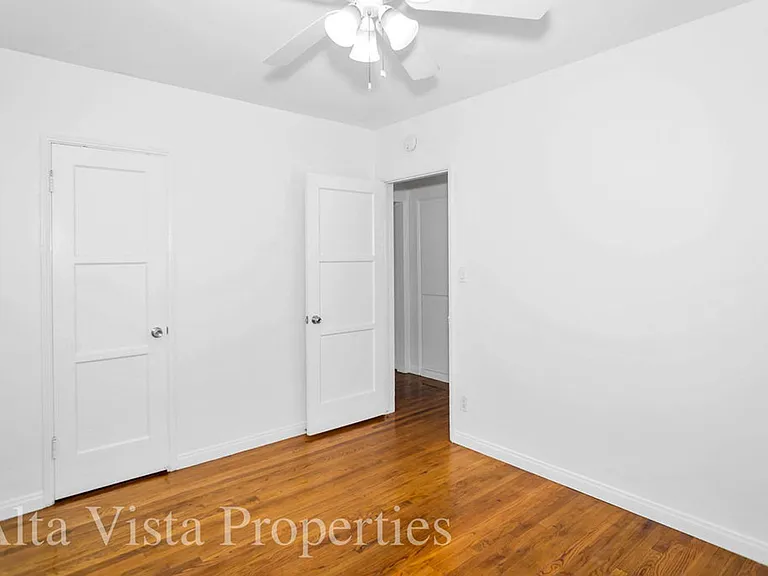 855 Emerald St — Photo 16