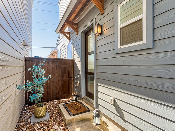 3rd image of 5843 Whitby Unit 3