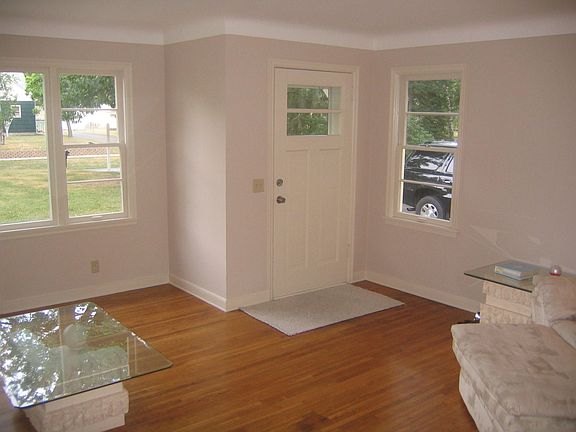 4th image of 9054 Polk St NE