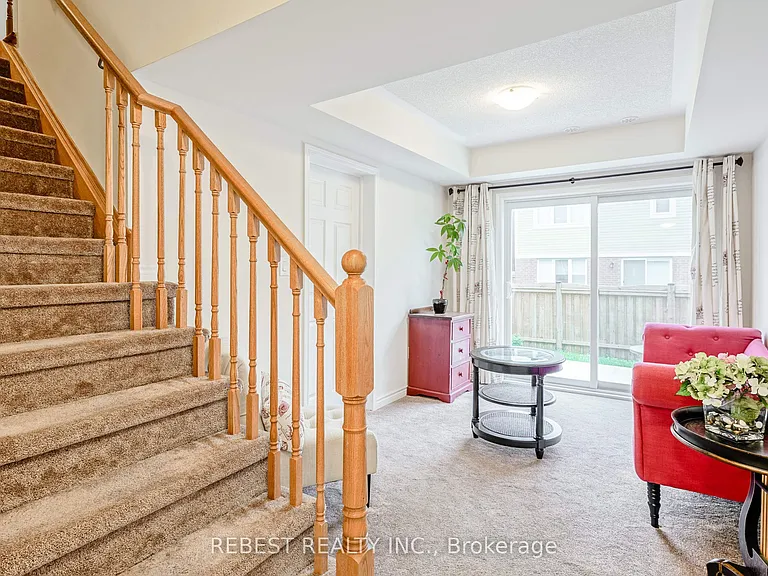 67 Bannister Cres — Photo 4