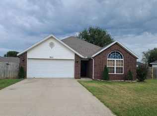 511 Crystal St, Lowell, AR 72745