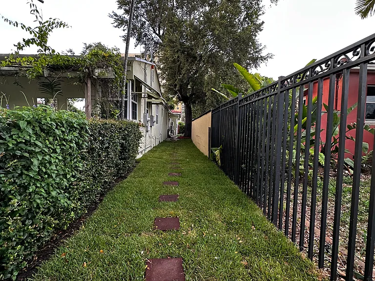 3467 SW 23rd St — Photo 18