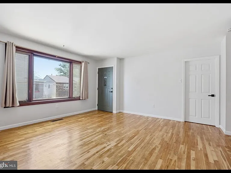 3408 Hess St #1 — Photo 3