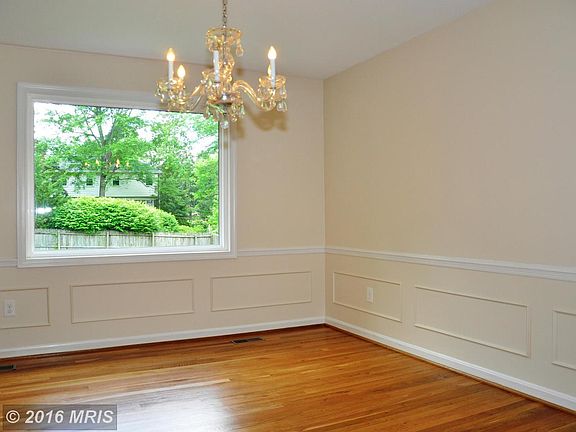 5th image of 15209 Emory Ln