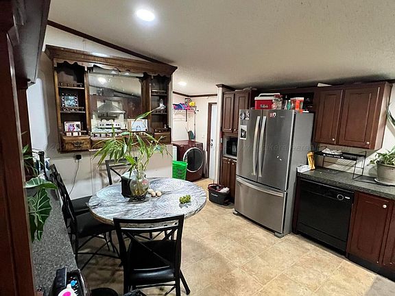 4th image of 215 Gardners Gin Rd