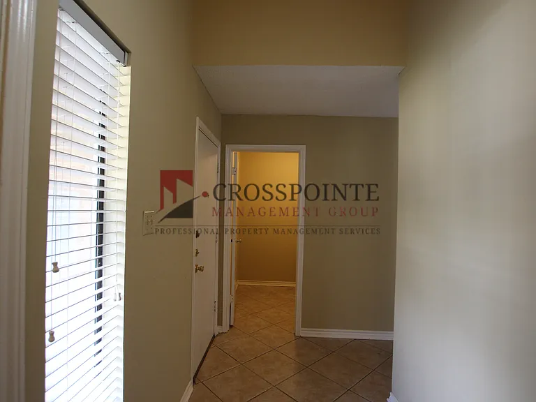 5875 Creekside Cir — Photo 4