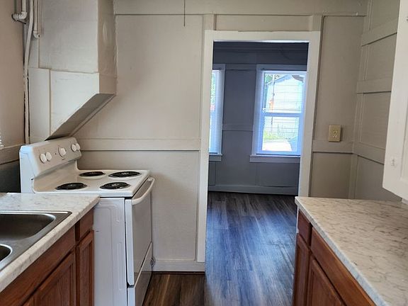 4th image of 421 17th Ave