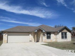 604 30th St, Hondo, TX 78861