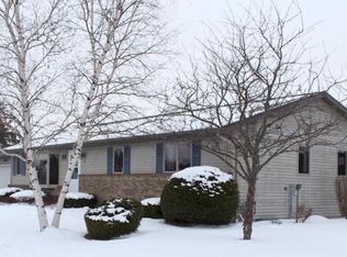 606 N 8th St, Oostburg, WI 53070