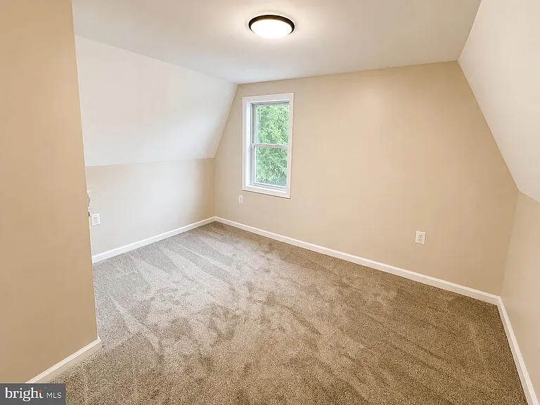 82 Central Ave — Photo 18