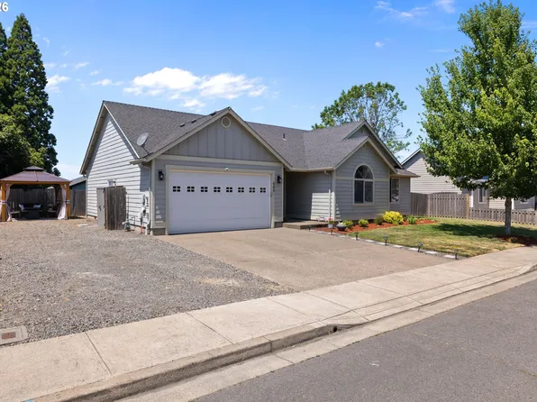 680 Andrian Dr, Molalla, OR 97038