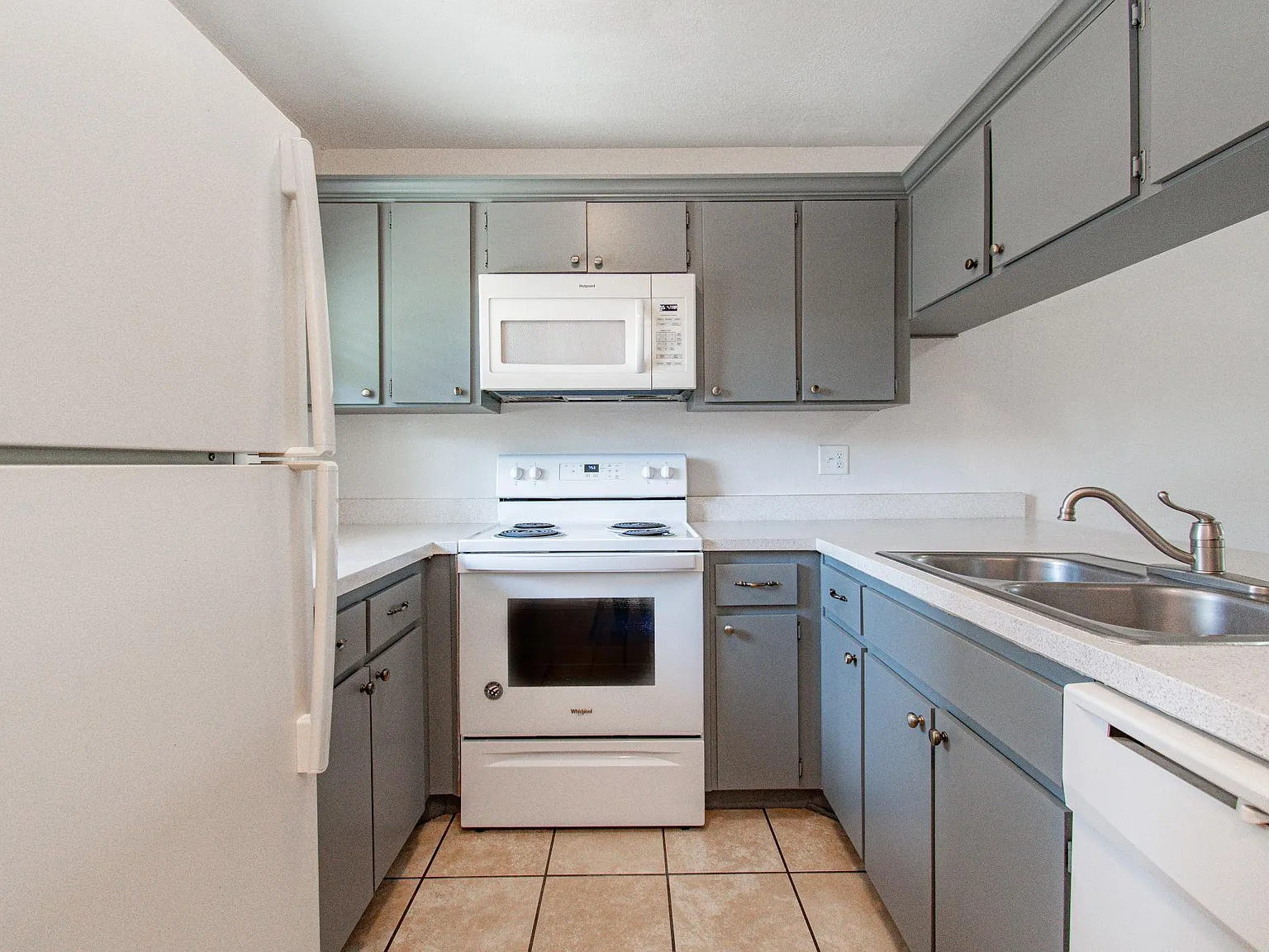 2 bed, 864 sqft, $1,500 — Photo 3