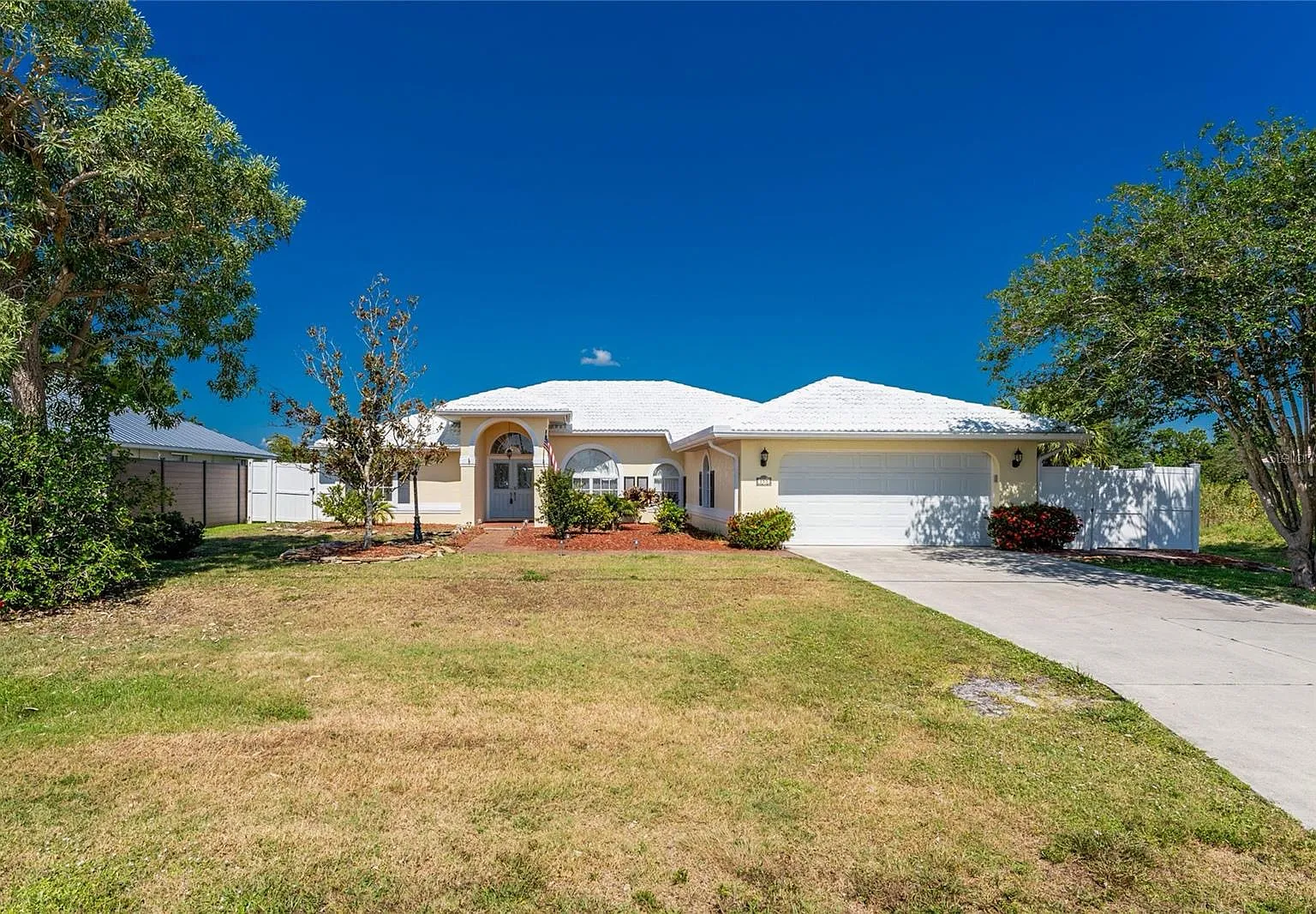4 bed, 2237 sqft, $2,700 — Photo 1