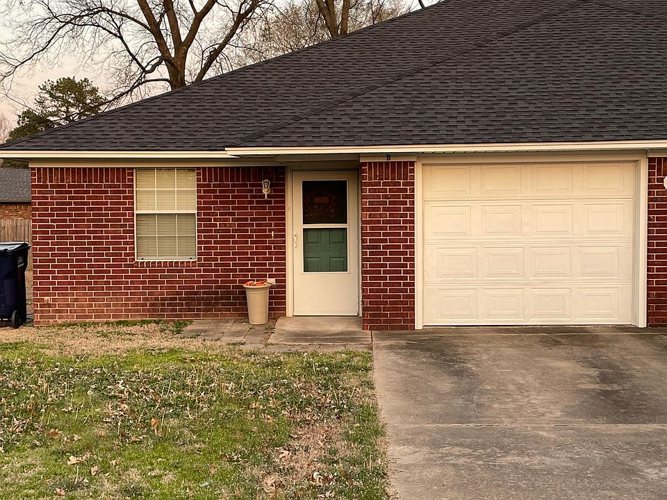 2nd image of 1008 N Jackson Ct APT A