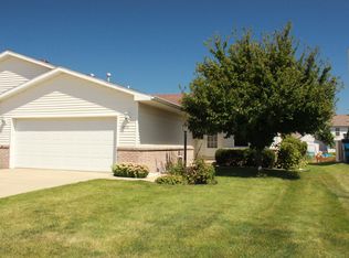 708 Phlox Dr, Savoy, IL 61874