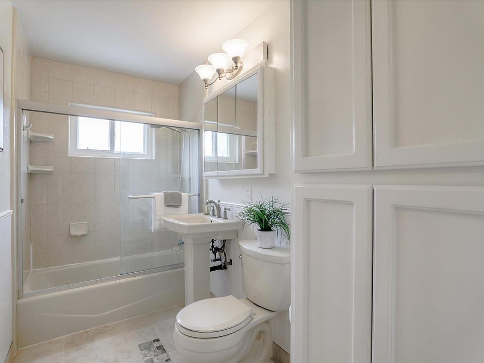 1st image of 3071 Franela Dr