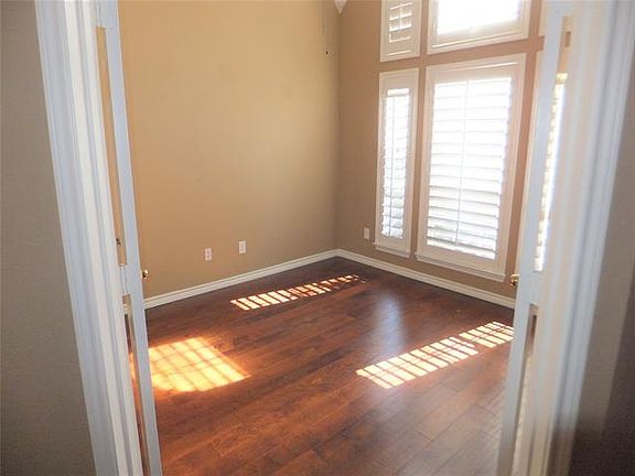 3rd image of 6117 Park Meadow Ln
