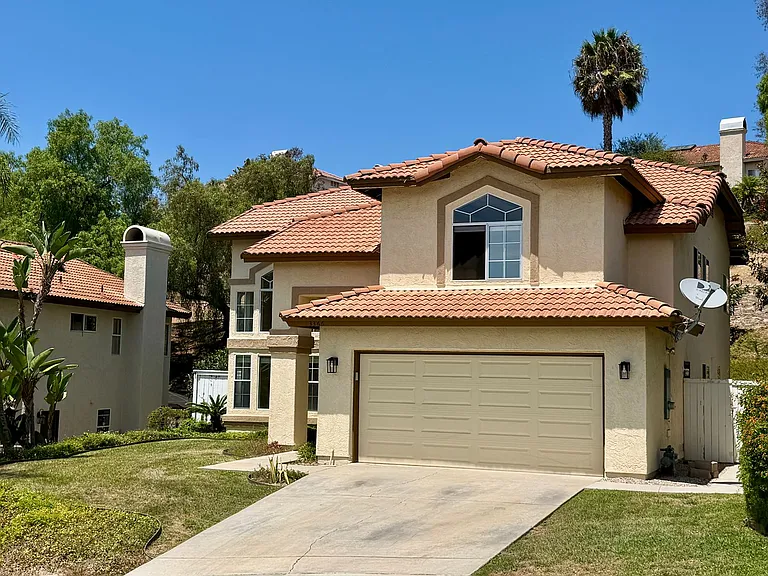 3366 Waterford Dr — Photo 2