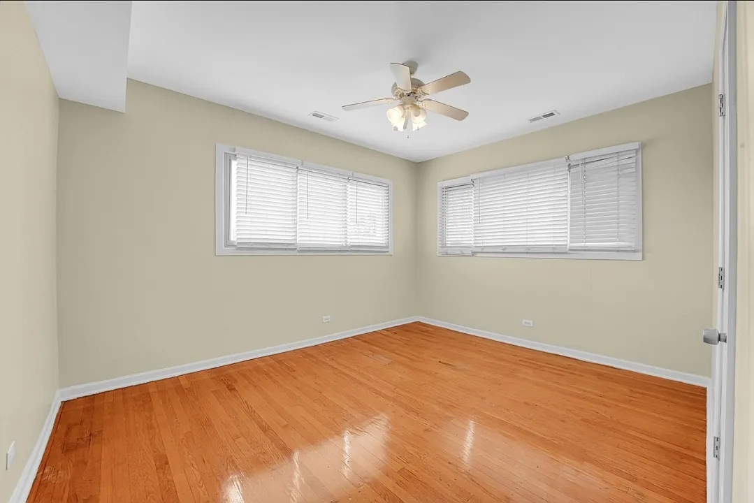 3 bed, 1324 sqft, $1,850 — Photo 3