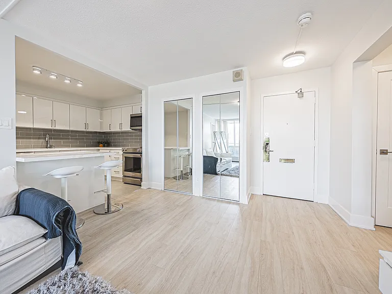 2160 Lakeshore Rd — Photo 38