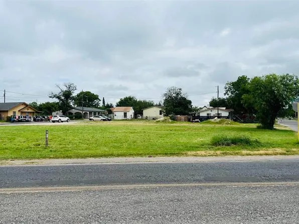 1 Cienegas Rd, Del Rio, TX 78840