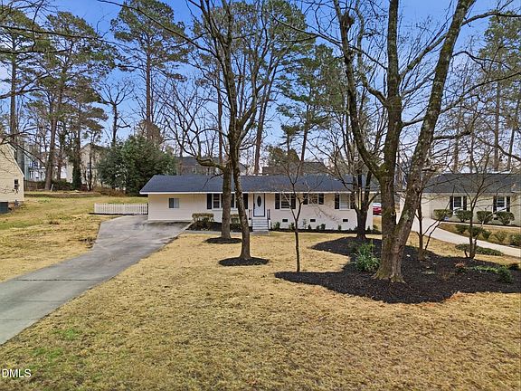 4th image of 208 Lynnwood Estates Dr