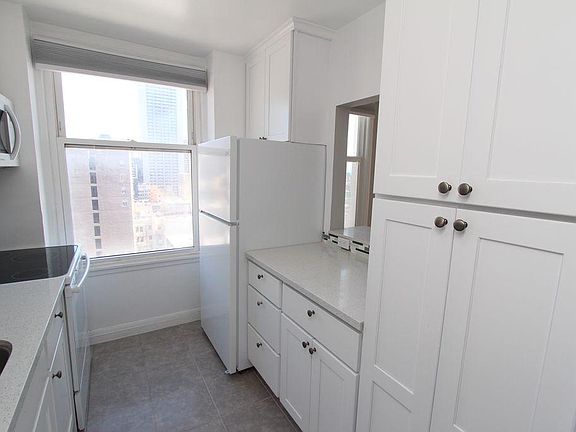 5th image of 631 Ofarrell St APT 1202