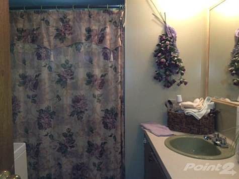 Full bath with laundry