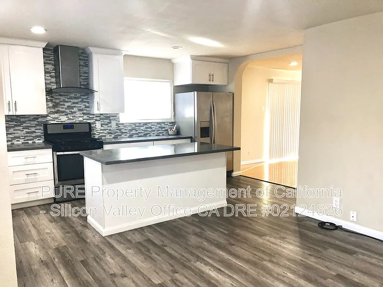 1694 Starlite Dr — Photo 7